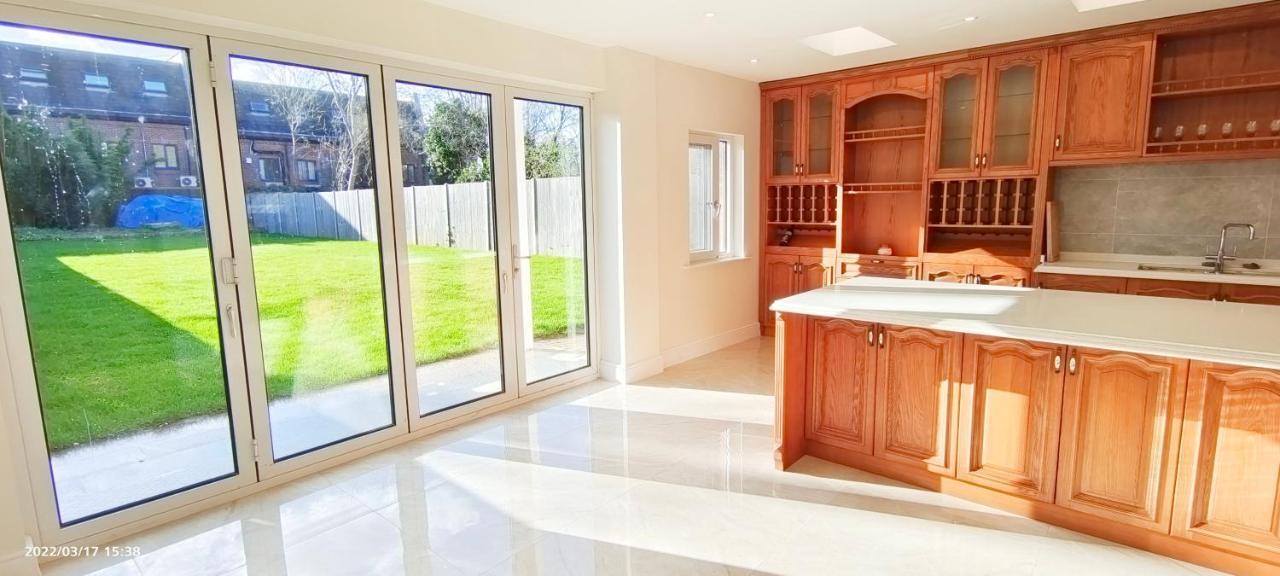 Marigold Villa Harrow Bagian luar foto