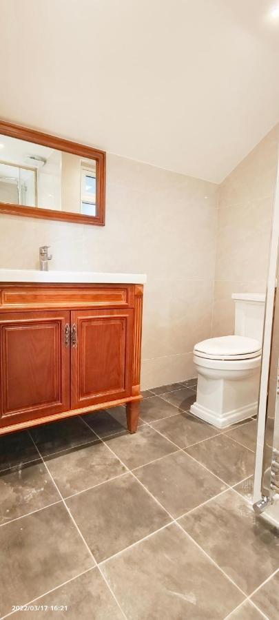 Marigold Villa Harrow Bagian luar foto