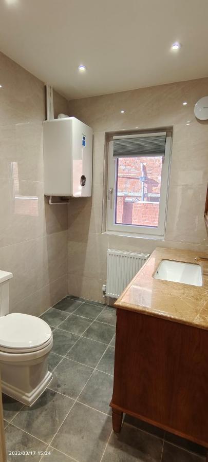 Marigold Villa Harrow Bagian luar foto