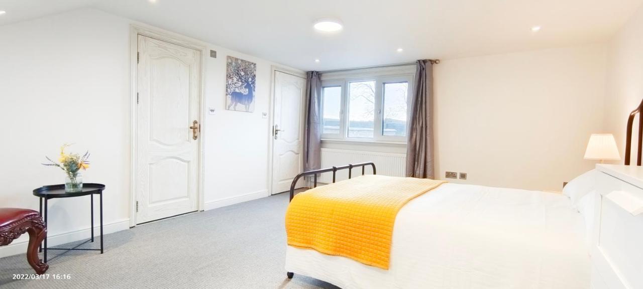 Marigold Villa Harrow Bagian luar foto