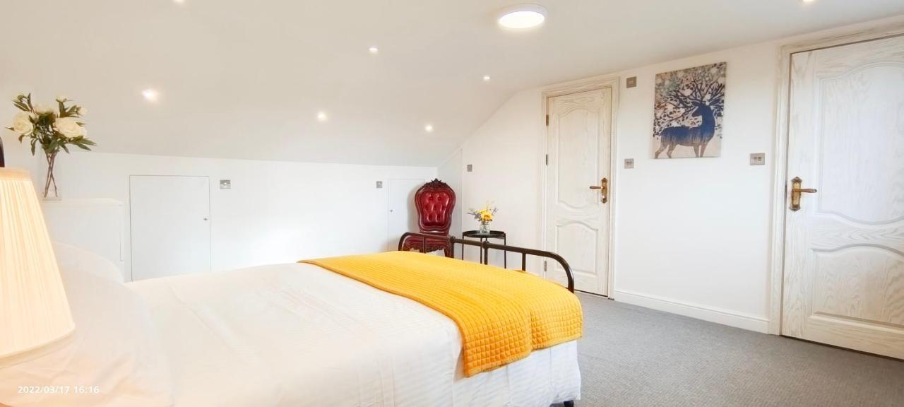 Marigold Villa Harrow Bagian luar foto