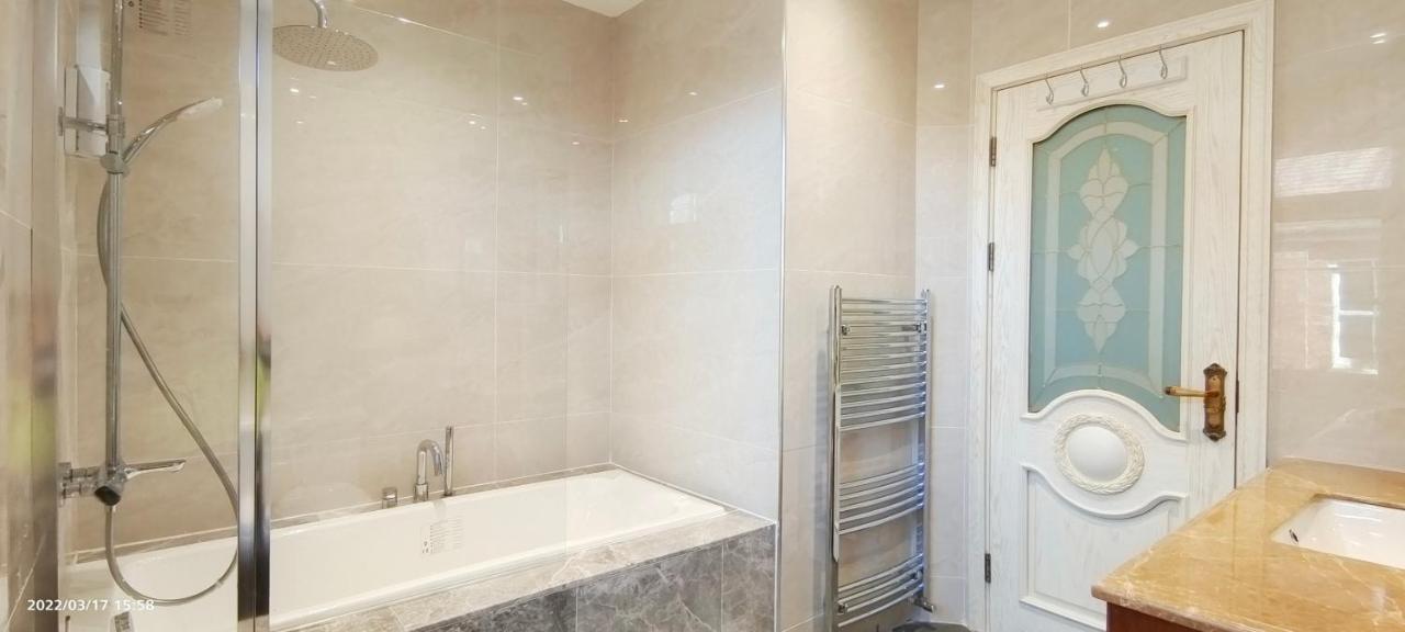 Marigold Villa Harrow Bagian luar foto